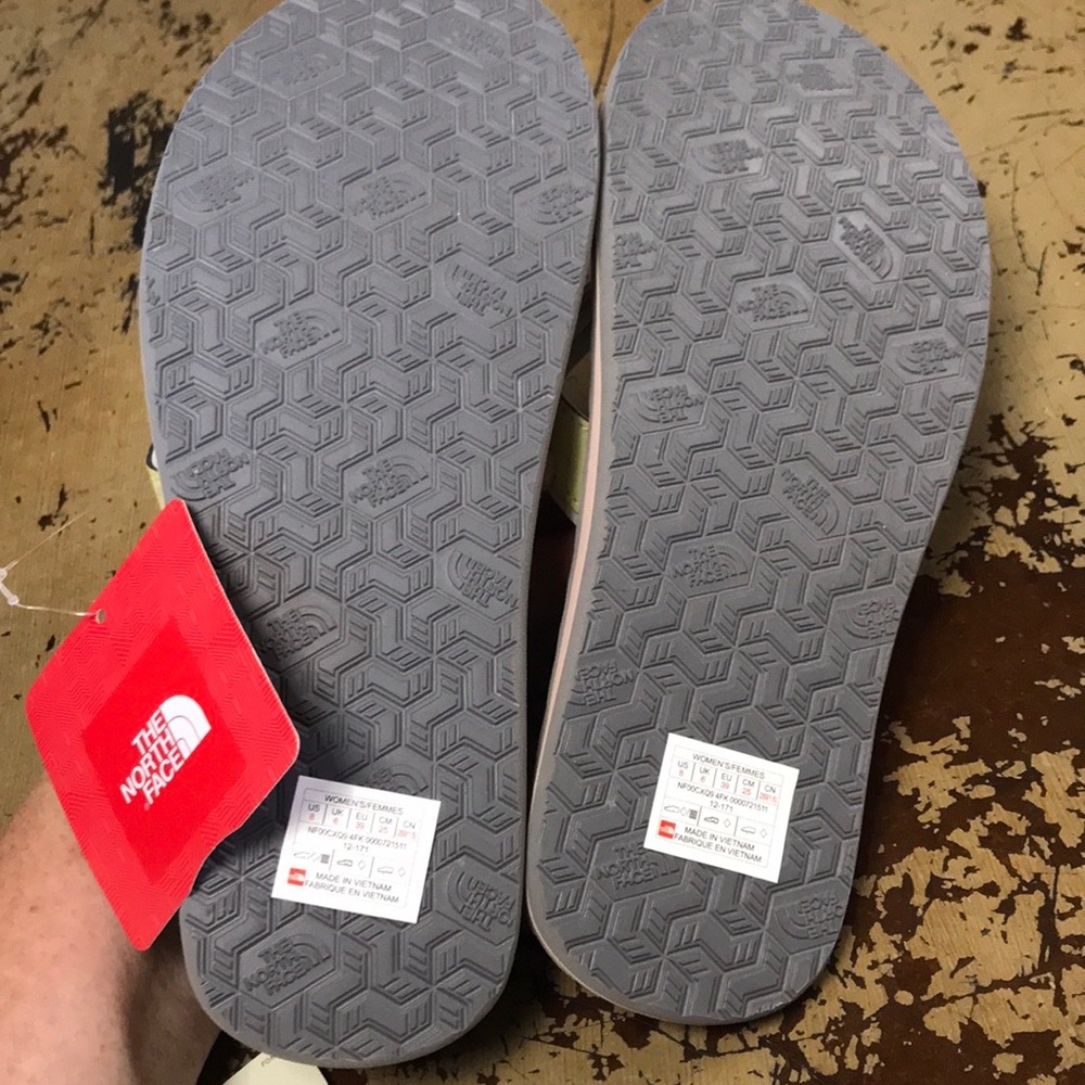The North Face Flip Flops - Picture 4 of 7